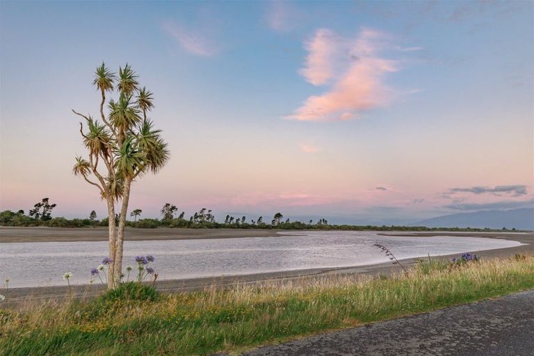 Photo of property in 134 Snodgrass Road, Westport, 7892