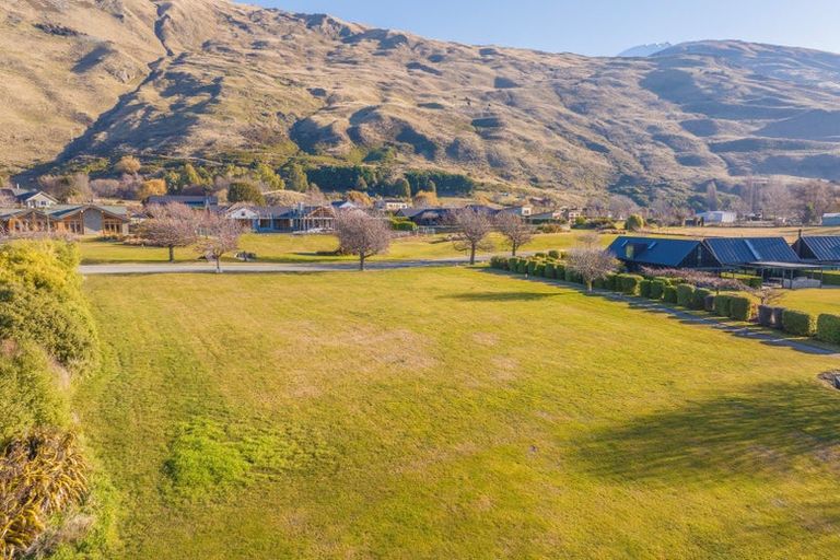 Photo of property in 14 Elderberry Crescent, Wanaka, 9305