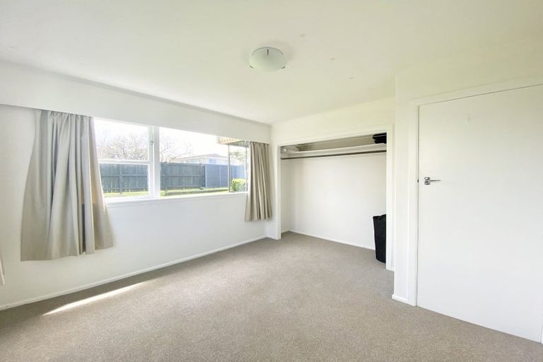 Photo of property in 27 Seaforth Avenue, Mangere Bridge, Auckland, 2022