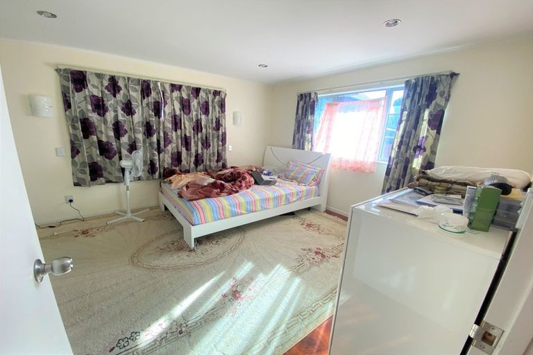 Photo of property in 30 Megan Avenue, Pakuranga Heights, Auckland, 2010