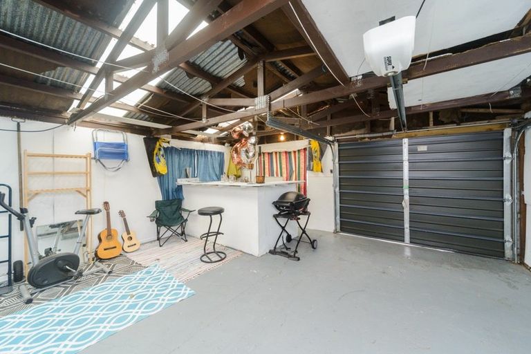 Photo of property in 10 Hillcrest Drive, Kelvin Grove, Palmerston North, 4414