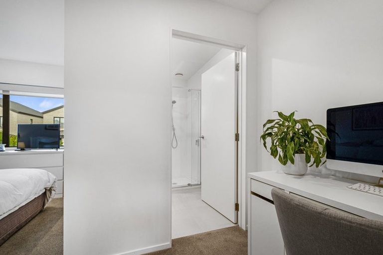 Photo of property in 31 Peihana Road, Hobsonville, Auckland, 0616