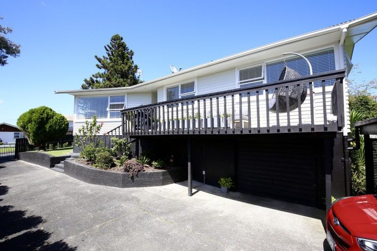Photo of property in 54 Helena Street, Massey, Auckland, 0614