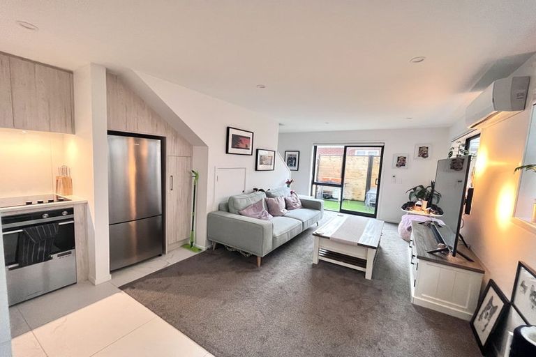 Photo of property in 4/183 Cambridge Terrace, Fairfield, Lower Hutt, 5011