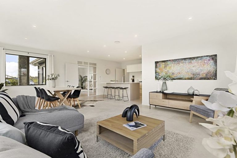 Photo of property in 19 Waituarua Drive, Takanini, 2112