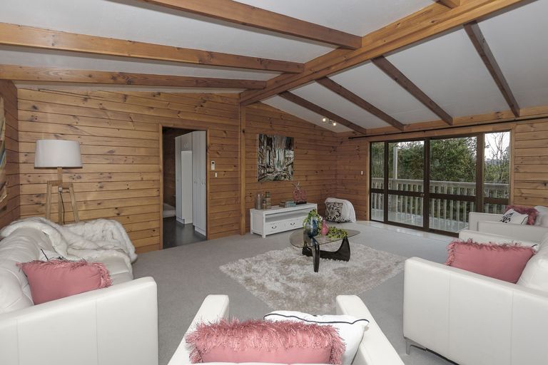 Photo of property in 16 Riverview Road, New Lynn, Auckland, 0600