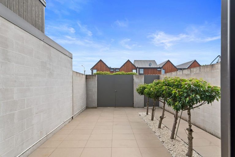Photo of property in 7/20 North Avon Road, Richmond, Christchurch, 8013