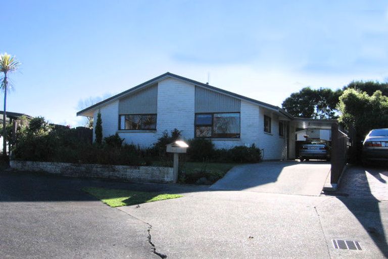 Photo of property in 18 Grange Place, Milson, Palmerston North, 4414