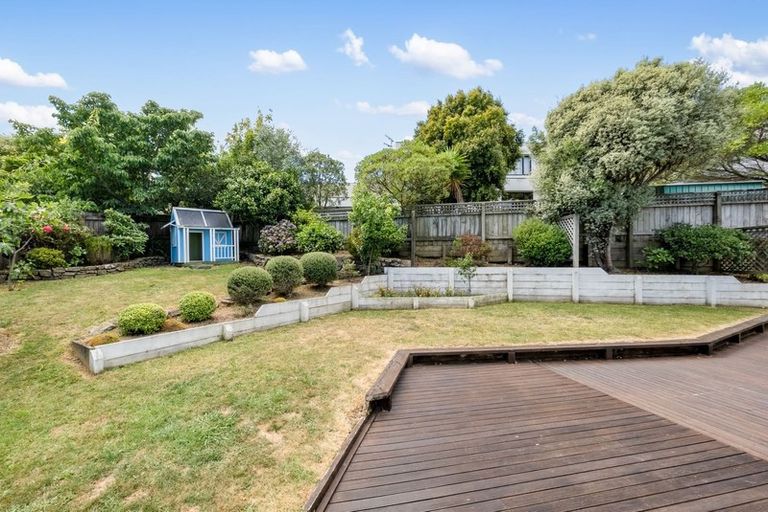 Photo of property in 24 Saunders Close, Whitby, Porirua, 5024