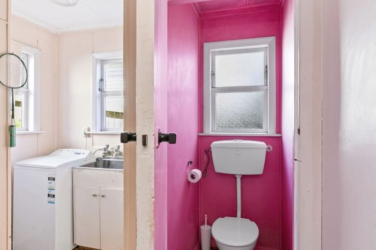 Photo of property in 24 Hudson Street, Island Bay, Wellington, 6023