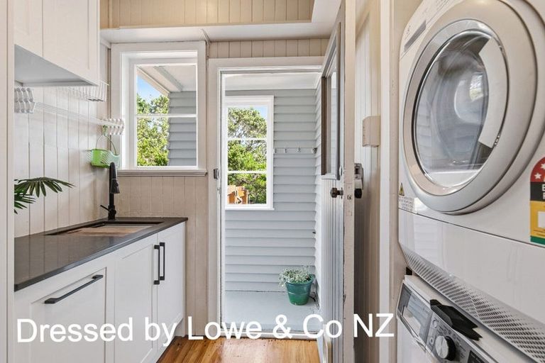 Photo of property in 16 Rodney Street, Northland, Wellington, 6012