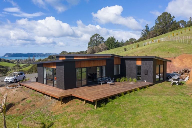 Photo of property in 44 Spikes Way, Whitianga, 3510