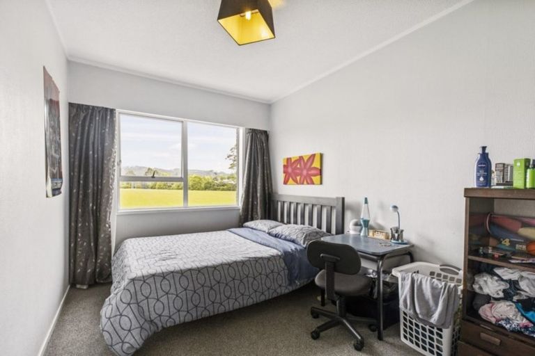 Photo of property in 2/15a Oates Road, Glen Eden, Auckland, 0602