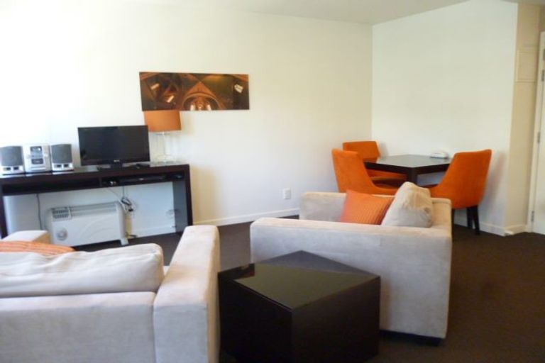 Photo of property in Terrace Heights Apartments, 8a/163 The Terrace, Wellington Central, Wellington, 6011