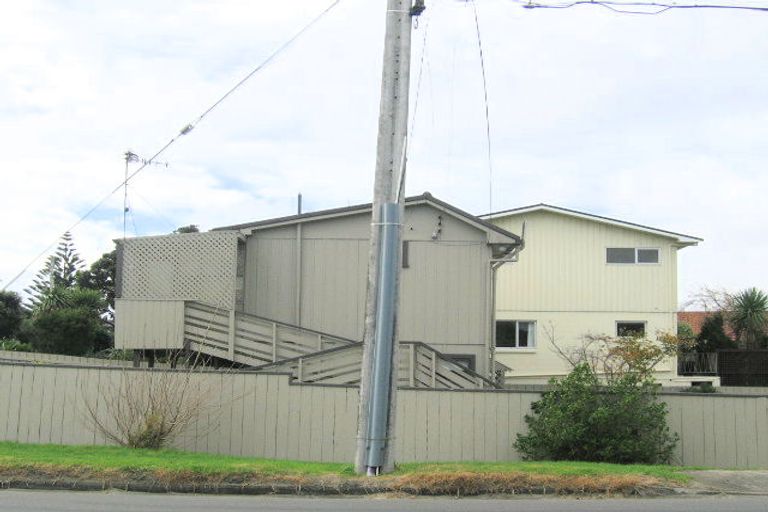 Photo of property in 1 Ngapotiki Street, Paraparaumu Beach, Paraparaumu, 5032