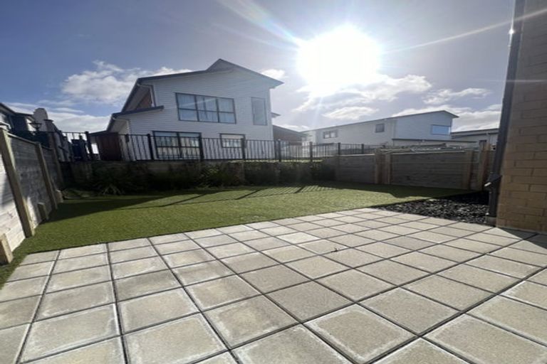 Photo of property in 3 Gunn Way, Hobsonville, Auckland, 0616