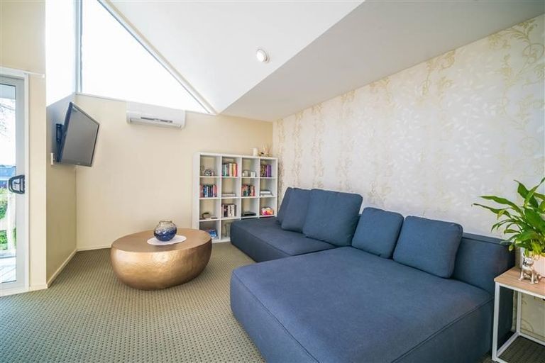 Photo of property in 1/1010 Colombo Street, St Albans, Christchurch, 8014
