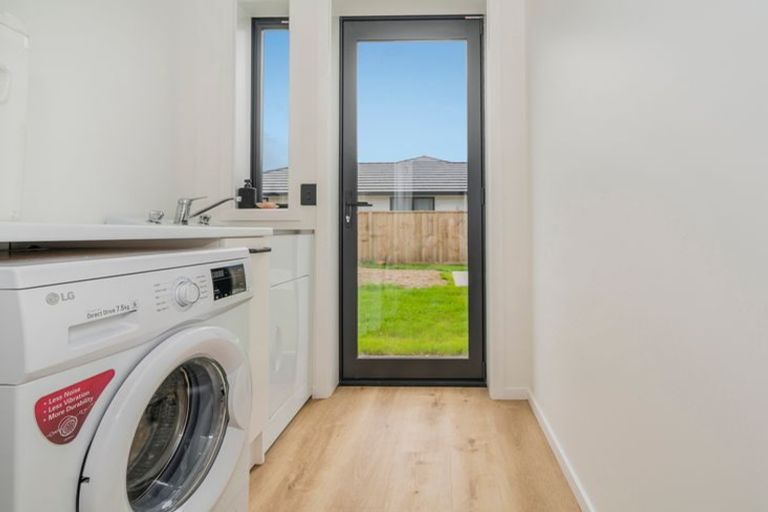 Photo of property in 15 Palm Drive, Whitianga, 3510