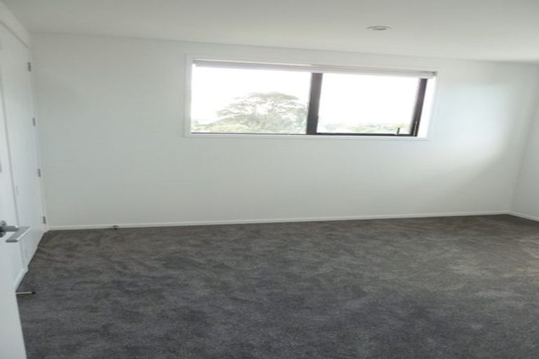 Photo of property in 2/41 Kervil Avenue, Te Atatu Peninsula, Auckland, 0610