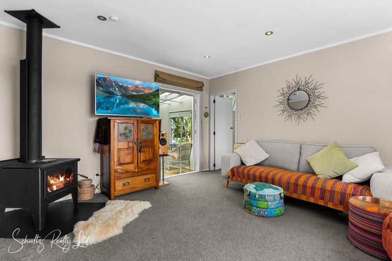 Photo of property in 5a Whaka Street, Maungaturoto, 0520