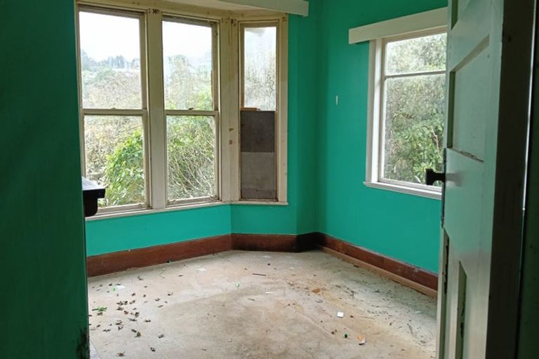 Photo of property in 28 Highbury Road, Highbury, Wellington, 6012