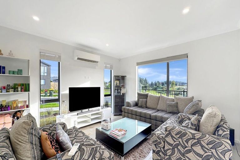 Photo of property in 20 Kilcadden Drive, Flat Bush, Auckland, 2019