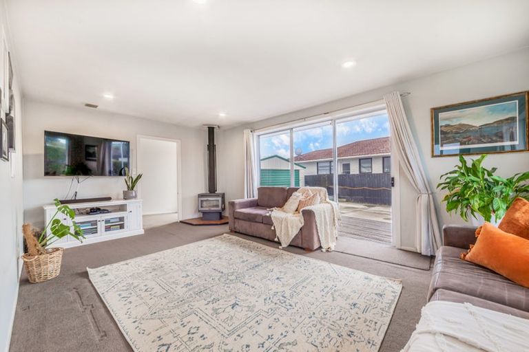 Photo of property in 20 Inwoods Road, Parklands, Christchurch, 8083