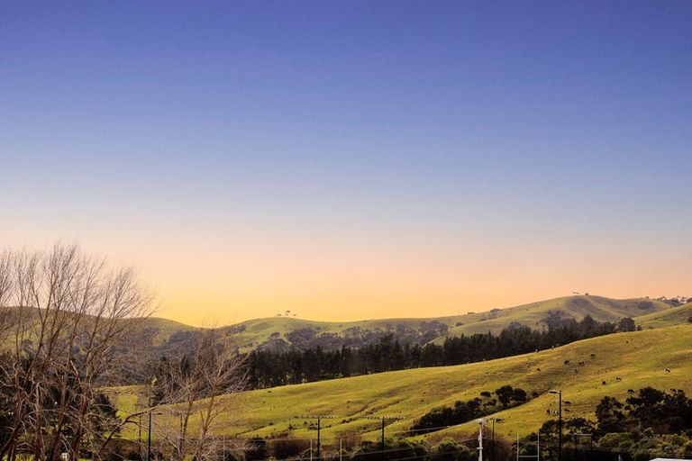 Photo of property in 4 Kanono Way, Helensville, 0800