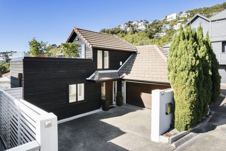 Photo of property in 5 Bayview Terrace, Oriental Bay, Wellington, 6011
