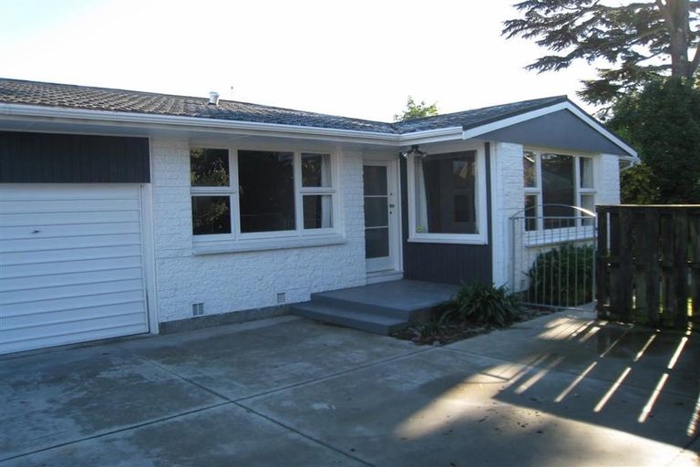 Photo of property in 4 Kyeburn Place, Avonhead, Christchurch, 8042