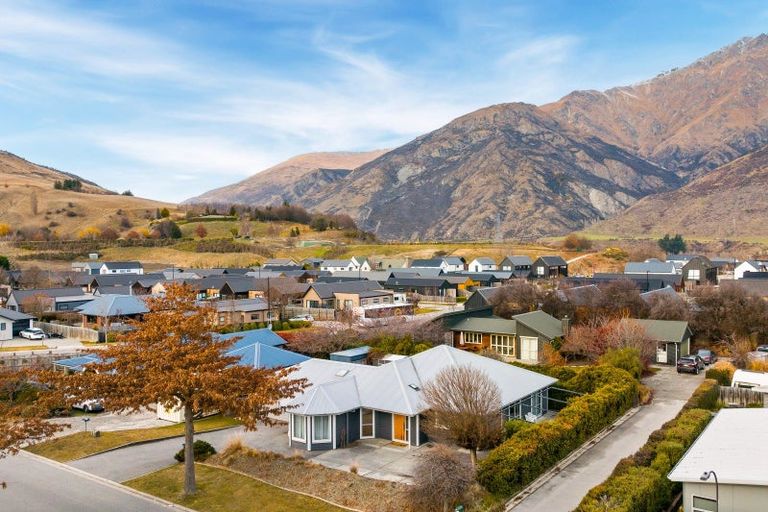 Photo of property in 55 Erskine Street, Lake Hayes, Queenstown, 9304