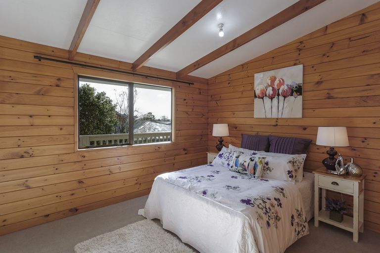 Photo of property in 16 Riverview Road, New Lynn, Auckland, 0600