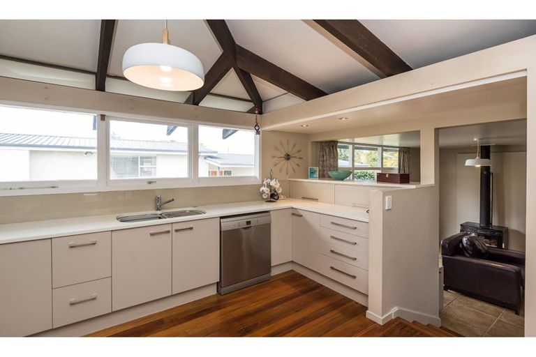 Photo of property in 19 Highfield Place, Avonhead, Christchurch, 8042