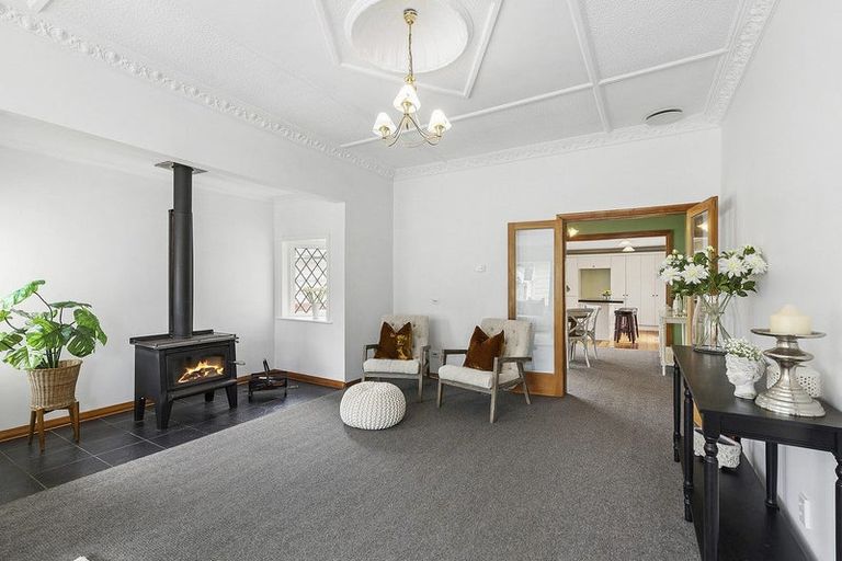 Photo of property in 43a Collins Avenue, Tawa, Wellington, 5028