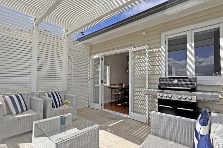 Photo of property in 43 Balmain Road, Birkenhead, Auckland, 0626