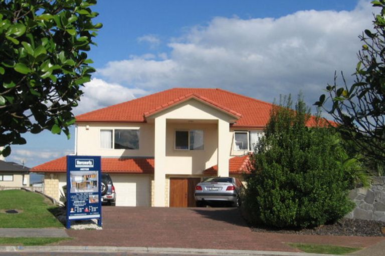 Photo of property in 7 Kawai Rise, Te Atatu Peninsula, Auckland, 0610