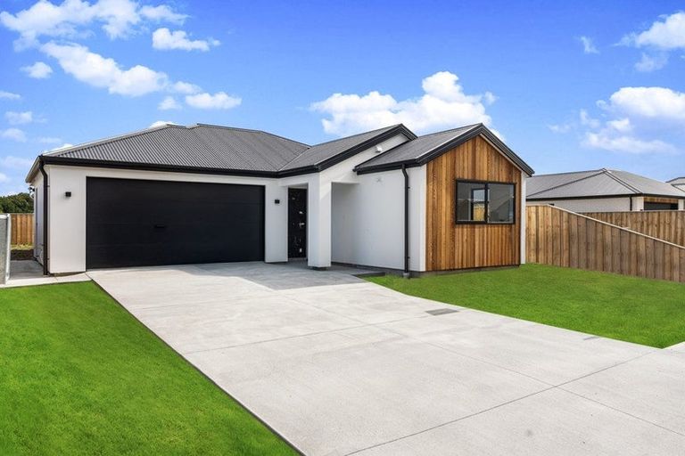 Photo of property in 35 Stackwood Avenue, Woodend, 7691