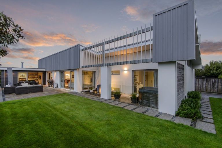 Photo of property in 15 Teagarden Close, Mairehau, Christchurch, 8052