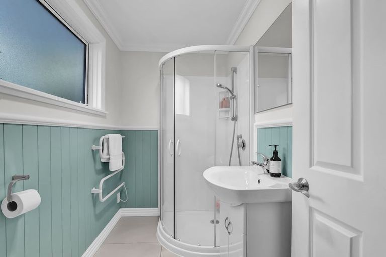 Photo of property in 1a Squire Place, Blagdon, New Plymouth, 4310