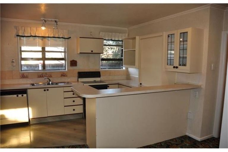 Photo of property in 38 Boston Avenue, Hornby, Christchurch, 8042