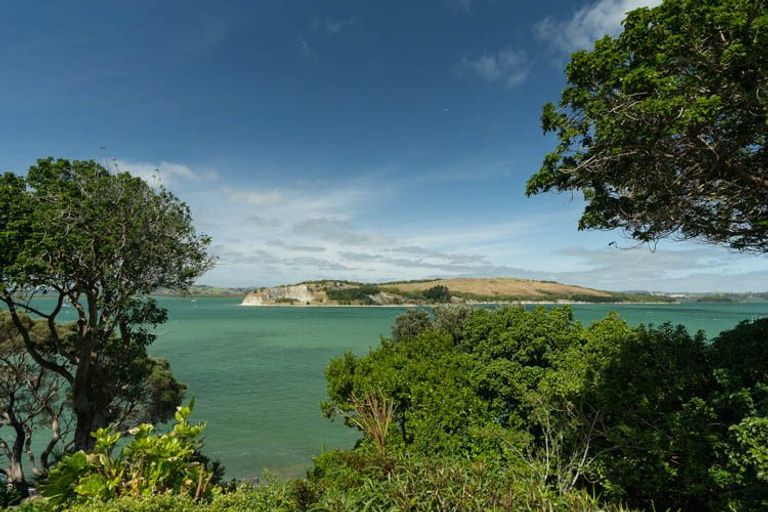 Photo of property in 11 Cliff Street, Onerahi, Whangarei, 0110