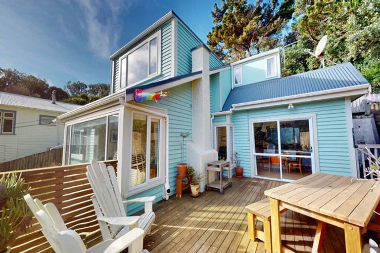 Photo of property in 103 Houghton Bay Road, Houghton Bay, Wellington, 6023