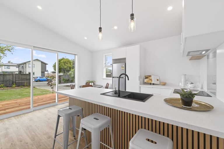 Photo of property in 55 Morrison Avenue, Northcote, Christchurch, 8052