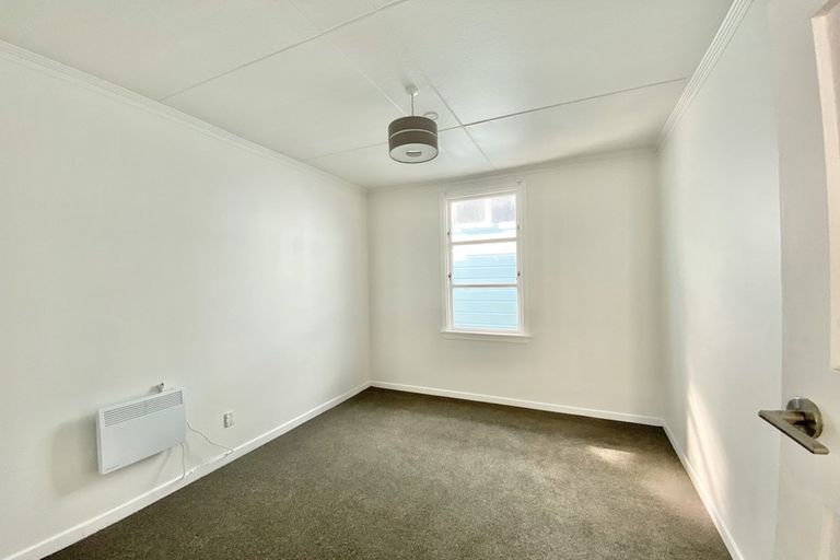 Photo of property in 18 Tamar Street, Island Bay, Wellington, 6023