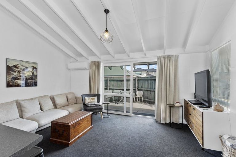 Photo of property in 2/23 Blighs Road, Strowan, Christchurch, 8052