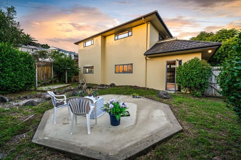 Photo of property in 4 Tellin Close, Massey, Auckland, 0614