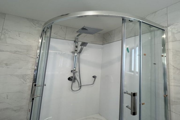 Photo of property in 320 Triangle Road, Massey, Auckland, 0614