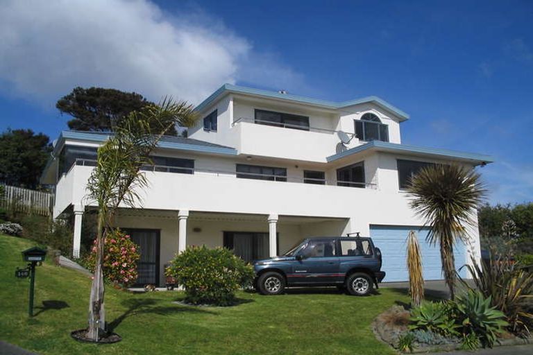 Photo of property in 144 Red Beach Road, Red Beach, 0932