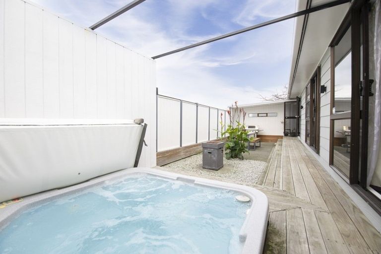 Photo of property in 1/11 Hetley Crescent, Taradale, Napier, 4112