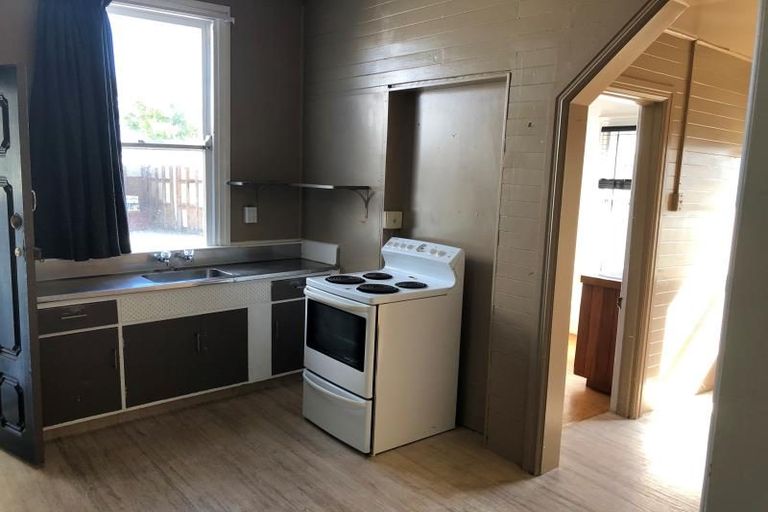 Photo of property in 152 Featherston Street, Palmerston North, 4410